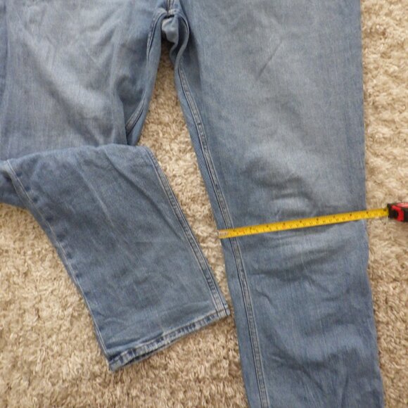 Abercrombie & Fitch's Curve Love ankle skinny jeans in a flattering high-rise b - Picture 11 of 13